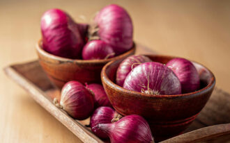 Bowl of red onions